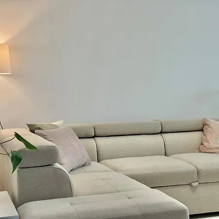 Central Comfort Stay & Free Parking 아파트 스타라 자고라