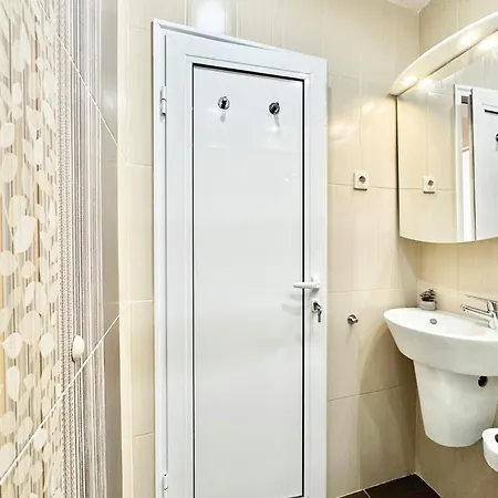 Central Comfort Stay & Free Parking *