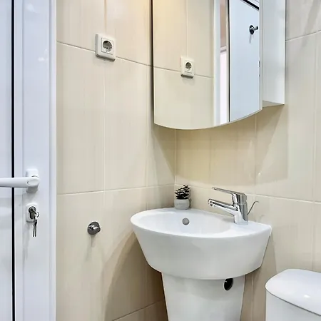 Central Comfort Stay & Free Parking *